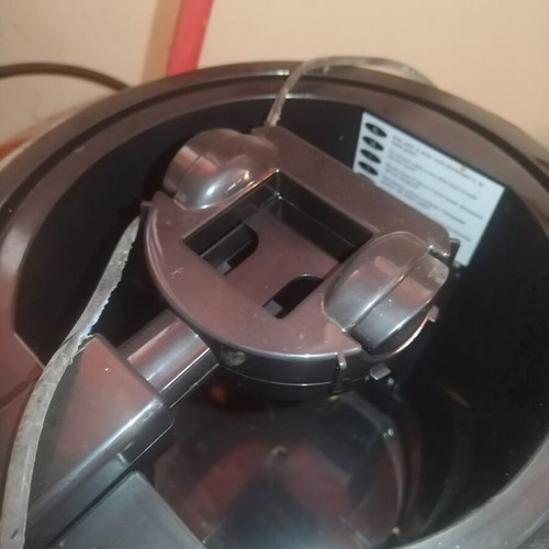 Beer keg maintenance device lightly used