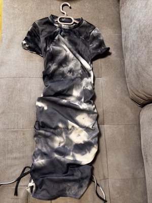 Dress with adjustable length