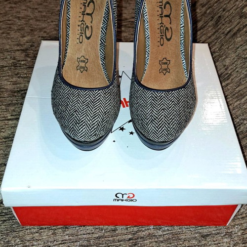 Makgio high-heeled shoes black and white, new, size 36