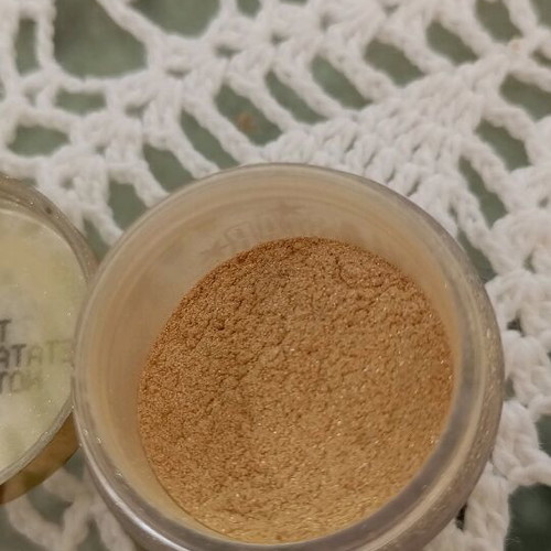 LAYLA Star eyeshadow powder used, gold color