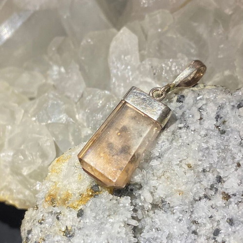 Silver Pendant with Natural Topaz new, beige