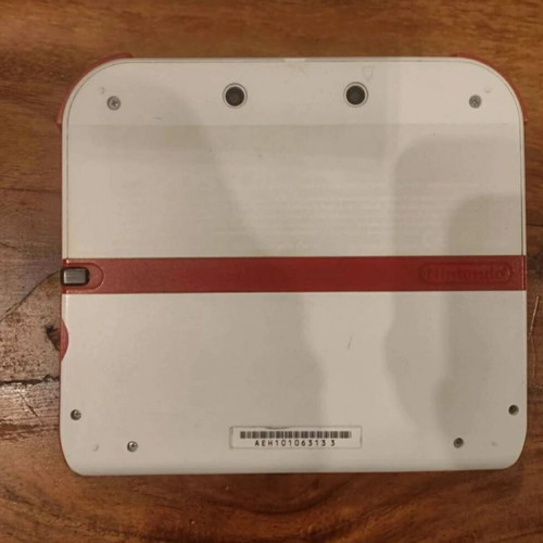 Nintendo 2DS like new with box stylus and charger