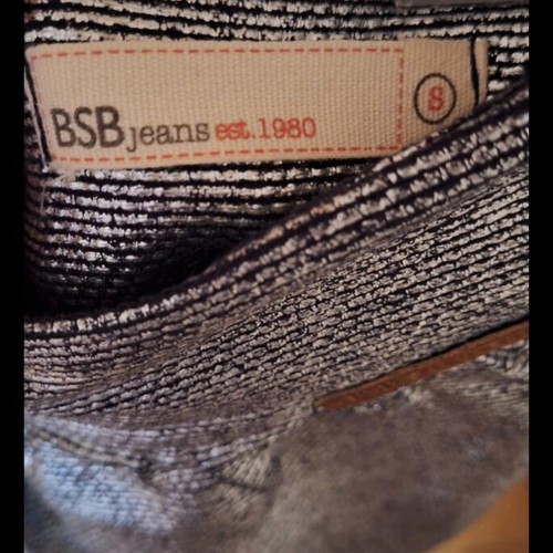 BSB skirt silver with embossed fabric like new, XS
