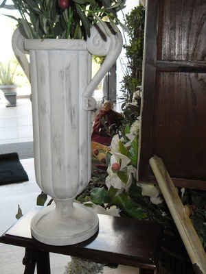 Αμφορέας μεταχειρισμένος, ύψος 52εκ., με μικρό ράγισμα στο χέρι