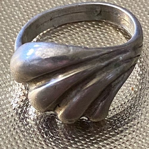 Silver ring used