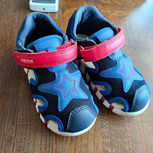 Geox children's shoes size 24 like new