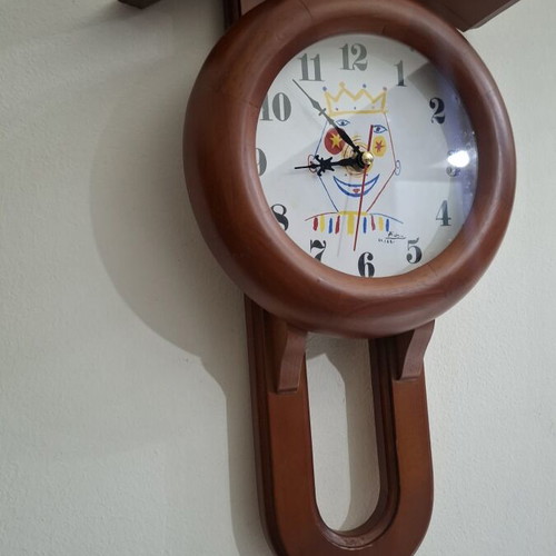 Wooden wall clock with pendulum Le Clown Pablo Picasso like new