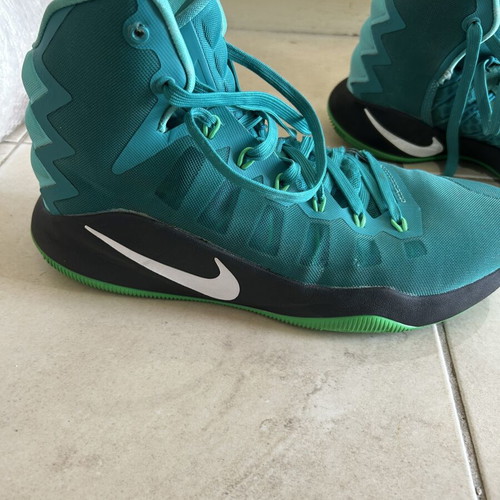 Nike Hyperdunk athletic shoes like new, size 45, green and turquoise