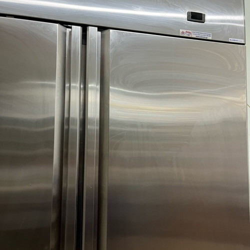 Professional refrigerator like new for commercial use