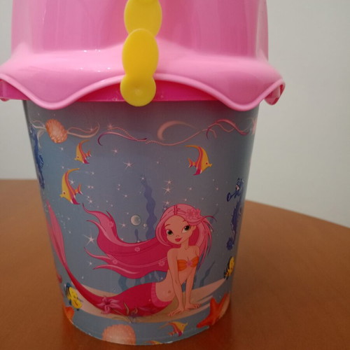 Beach Bucket with Mermaid Sieve like new