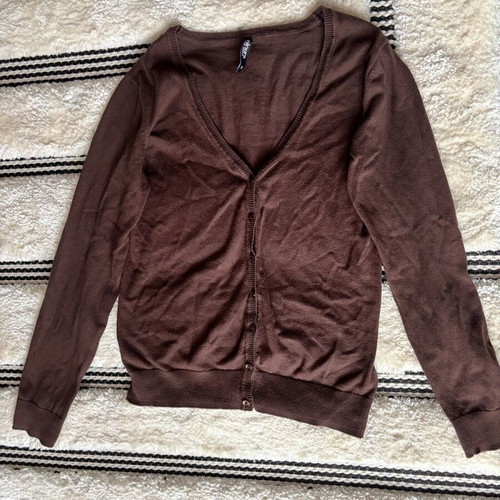 Brown V-neck cardigan shirt used, size M