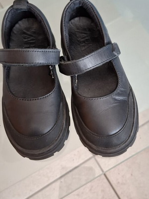 Zara kids shoes size 26 like new, black