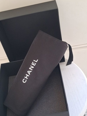Chanel packaging box like new, original 19x19x9 cm