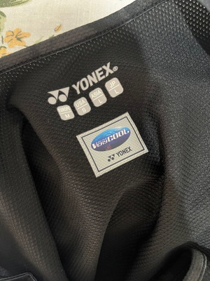 Yonex top flawless, new