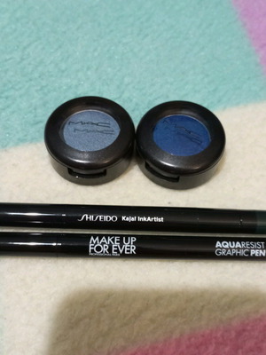 Комплект Mac single eyeshadow, Make Up For Ever eyeliner и Shisheido Kajal InkArtist като нов