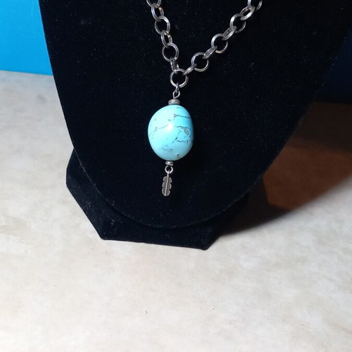 Silver necklace with turquoise stone and silver feather, new