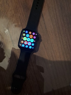 Smartwatch with multiple apps, heart rate and sleep tracking