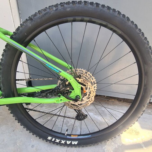 Kona Kahuna 29 2024 mountain bike like new with Bluegrass Intox helmet
