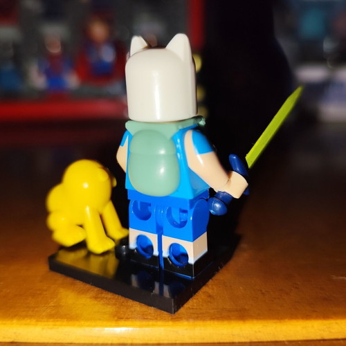 Finn & Jake minifigure like new with stand and sword