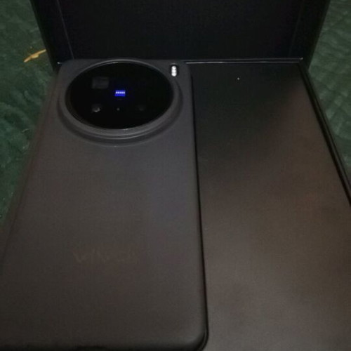 Vivo X200 Pro Global edition like new with 16GB RAM and 512GB storage