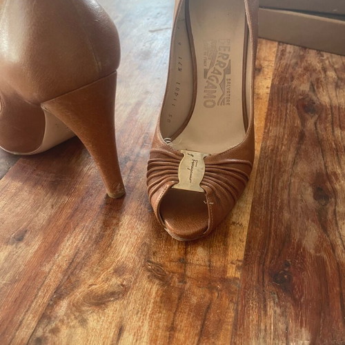 Salvatore Ferragamo beige pumps size 37 used