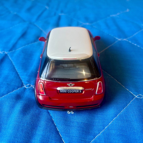 Mini Cooper S miniature model like new, scale 1:28