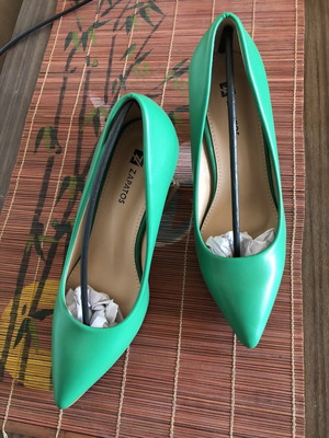 Zapatos Green High Heels New, 8 cm Pyramid Heel