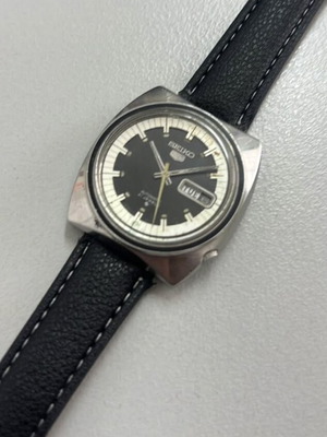 Seiko 5 αυτόματο ρολόι χειρός μεταχειρισμένο, μαύρο και ασημί, διάμετρος 38 χιλ.