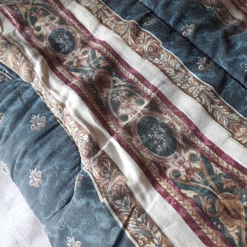 Double quilt used for double bed