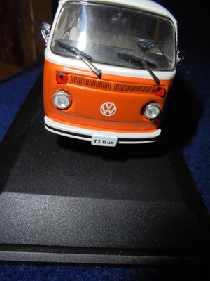 Μινιατούρα λεωφορείο Volkswagen T2 Bus 1973 1:43 πορτοκαλί - λευκό καινούργιο