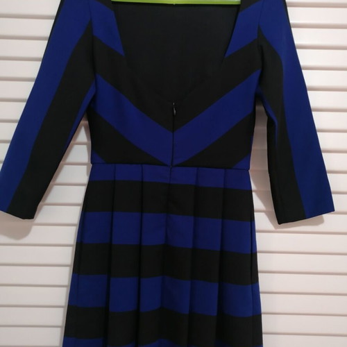 Two-tone dress like new, size XS, black
