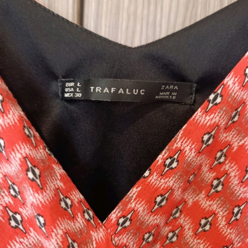 Φόρεμα Zara αφορετο, μέγεθος Medium, αμάνικο, κόκκινο με σχέδια