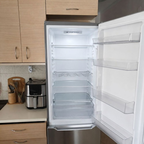 Morris refrigerator freezer like new