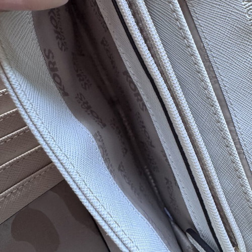 Michael Kors Jet Set Travel wallet used, vanille