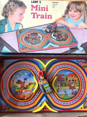 Luna's Mini Train vintage wind-up tin toy like new