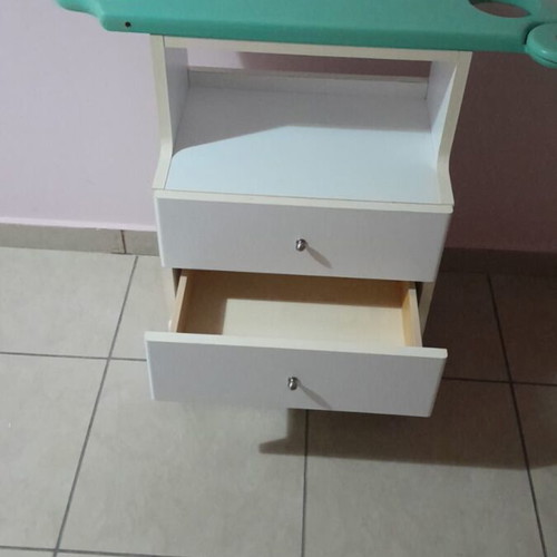 Manicure table movable like new