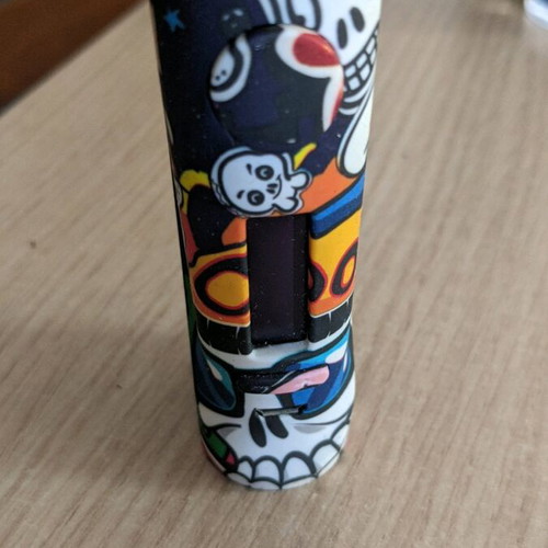 Vape device with Melo 4 head, four Eleaf atomizers and two flavor bottles like new