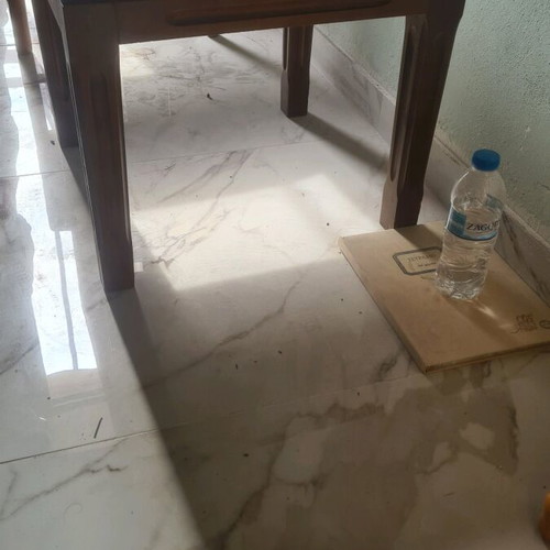 Wooden table 45×45 like new