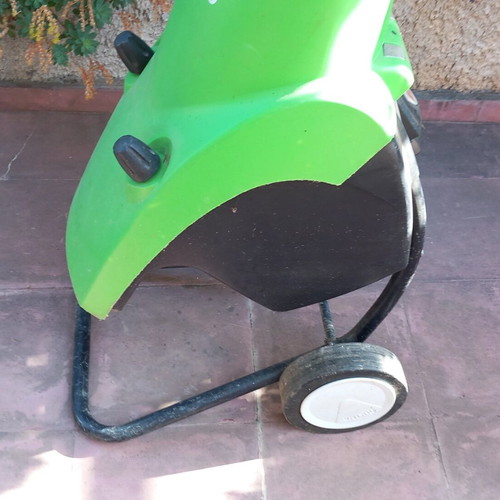 Viking GE250 electric branch shredder used with angled hopper
