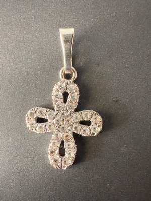 White gold cross with zircon 18K 1.89 grams like new