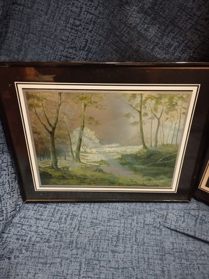 Glossy frames like new, set of two