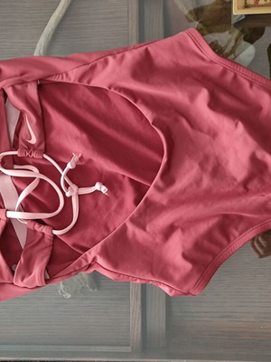 Ολόσωμο μαγιό Nike σαν καινούργιο, κόκκινο, μέγεθος S