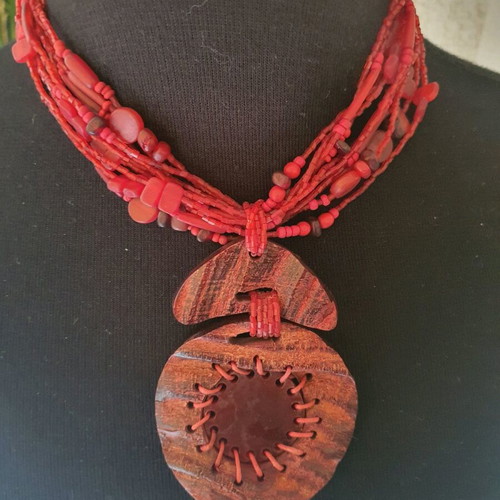 Necklaces new brown and red, set of two pieces