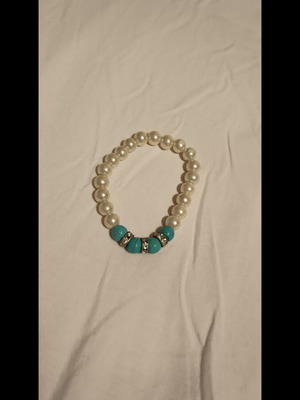 Bracelet with pearls and turquoise beads like new