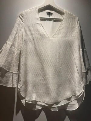 White Massimo Dutti blouse like new with V neckline