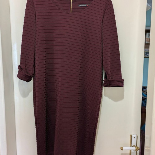 Midi Ossigeno dress with textured burgundy fabric, like new, size L
