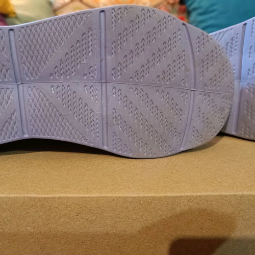 Fashion sport sneakers size 39 like new, pink and purple