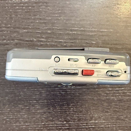 Walkman Sunny new with cassette problem, needs headphones