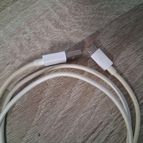 Micro USB cables used, pack of 4 for charging and data transfer
