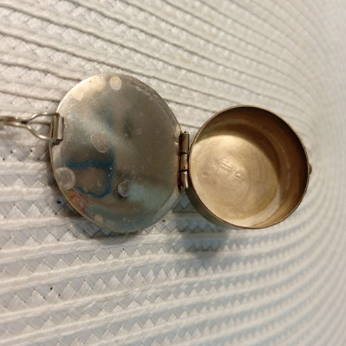 Vintage Mexican natural abalone pillbox, 1978